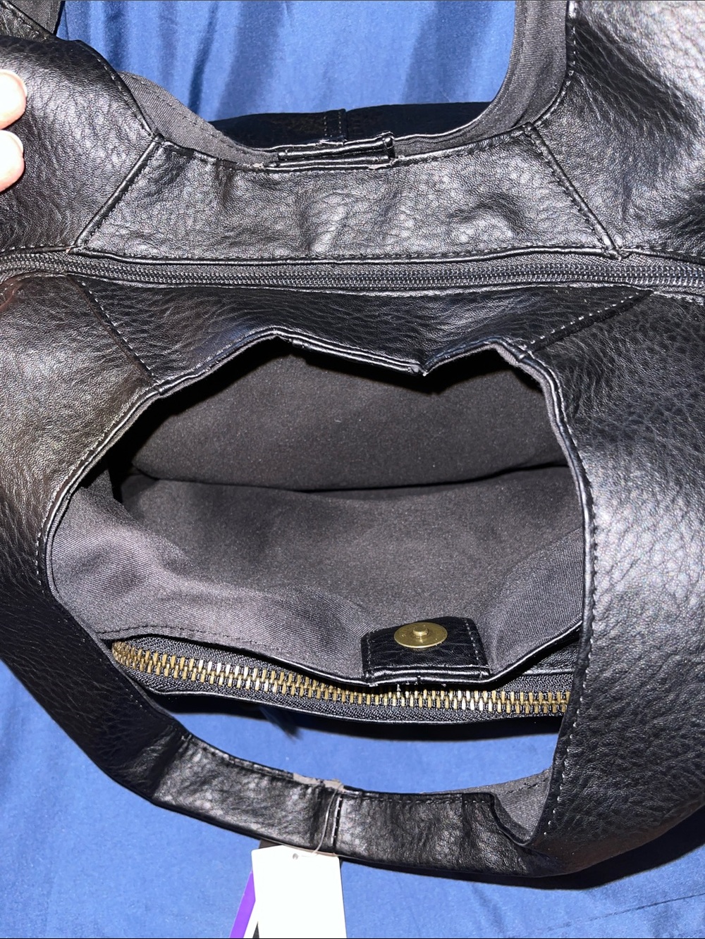 BUENO Black Pebbled Shoulder Bag with Multiple Pockets - Picture 5 of 9